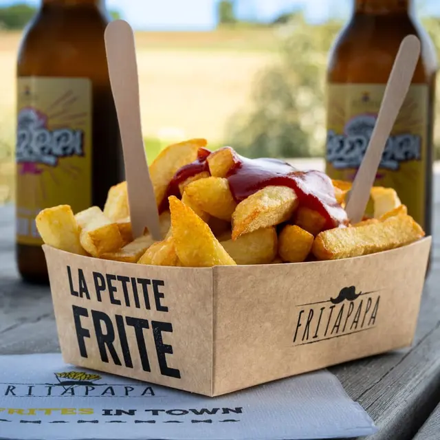 Cornet de frites belges Fritapapa, dorées et coupées sur place